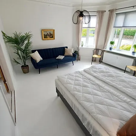 Exclusive Luxury With Free Private Parki